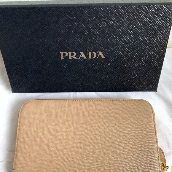 Prada Wallet - Picture 2 of 10